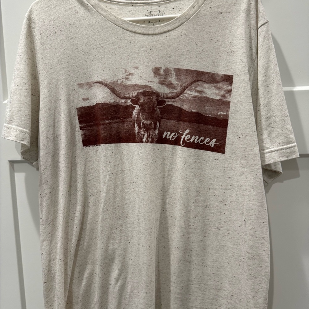 No Fences Graphic Beige T-Shirt